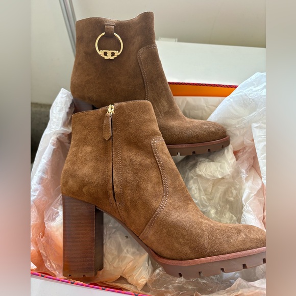 Tory Burch
Women's Sofia Logo Ring High-Heel Booties - Picture 3 of 7